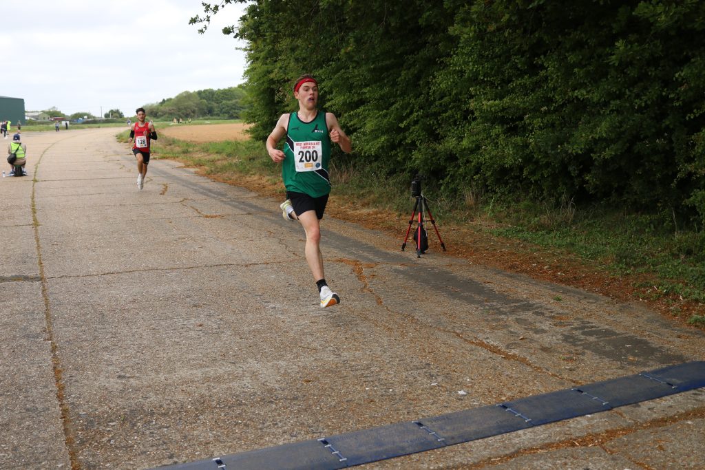 Billy Eccles wins the 2025 Fighter 5K