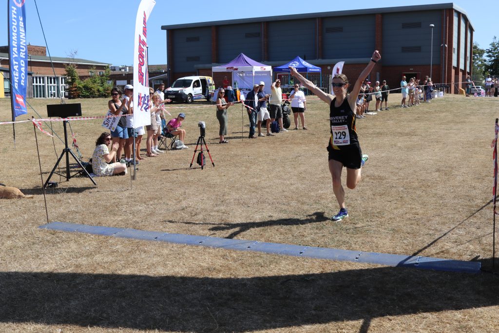 Rose Nicholson wins the Great Yarmouth Half Marathon